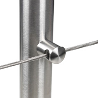 Exemple de remplissage par câble sur poteau inox avec possibilité de rotation pour rampant ou escaliers
