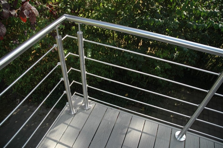 Coin d'une balustrade inox