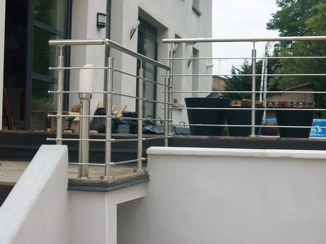 gardecorps pour les contours d'une terrasse